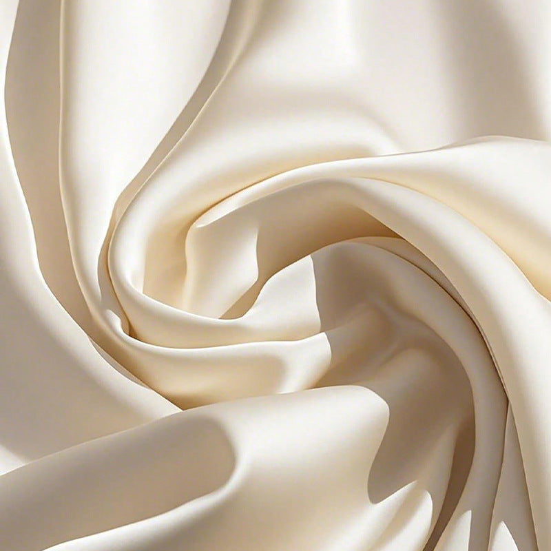 Combinaison élégante en satin