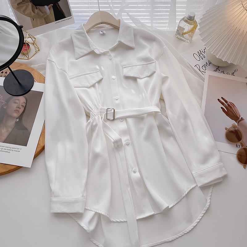 Robe chemise à lacets et motif dentelle