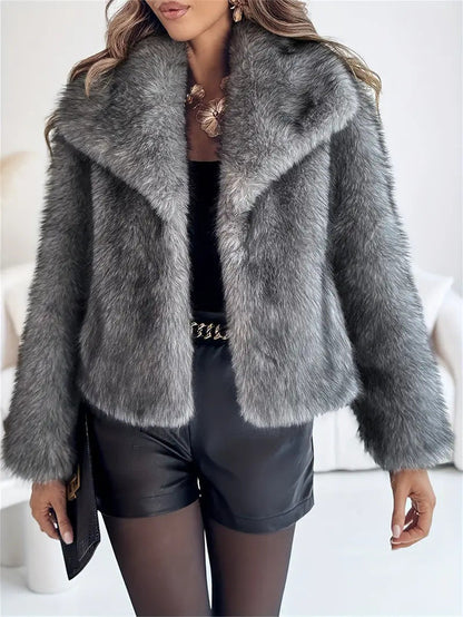 Manteau en fourrure synthétique à col pointu