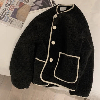 Manteau en laine d'agneau à col rond kaki pour femme