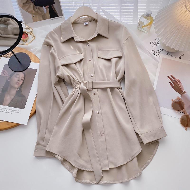 Robe chemise à lacets et motif dentelle