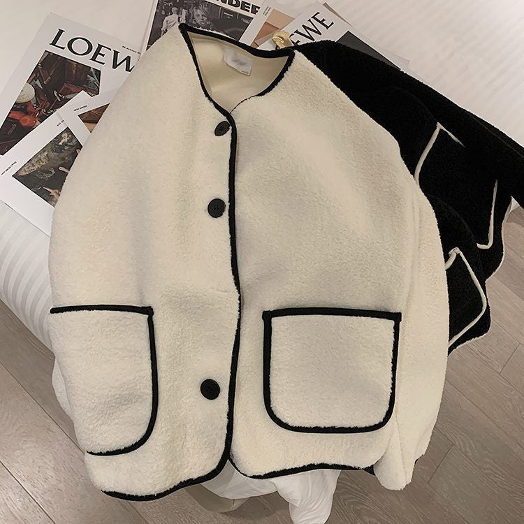 Manteau en laine d'agneau à col rond kaki pour femme