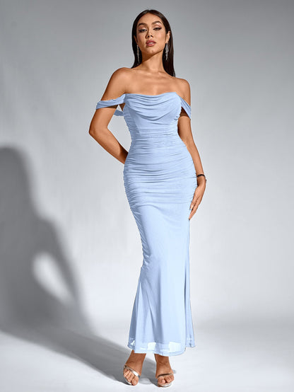 Robe À Épaules Dénudées, Froncée & Zippée Dans Le Dos
