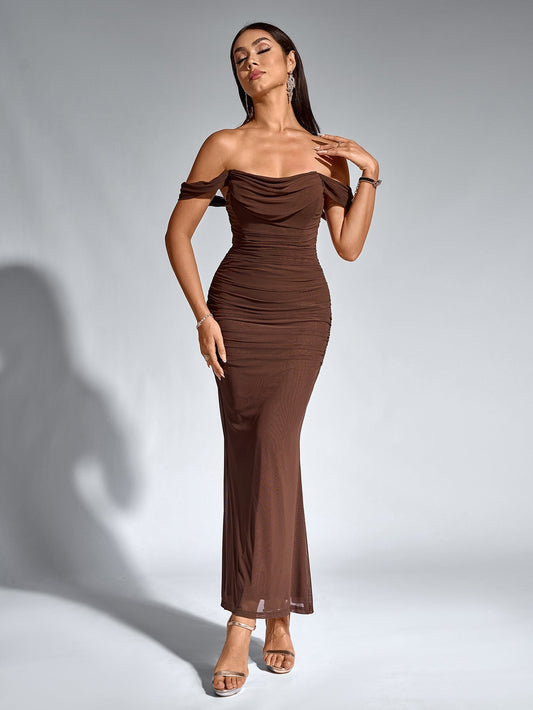 Robe À Épaules Dénudées, Froncée & Zippée Dans Le Dos
