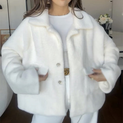 Manteau fourrure à simple boutonnage et revers larges pour les femmes