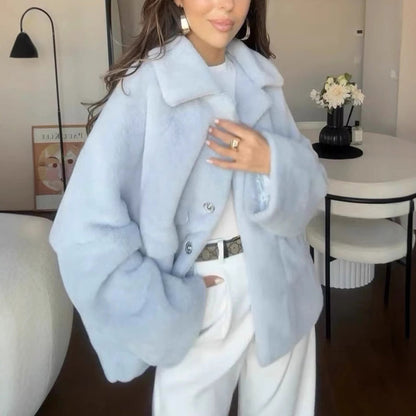 Manteau fourrure à simple boutonnage et revers larges pour les femmes