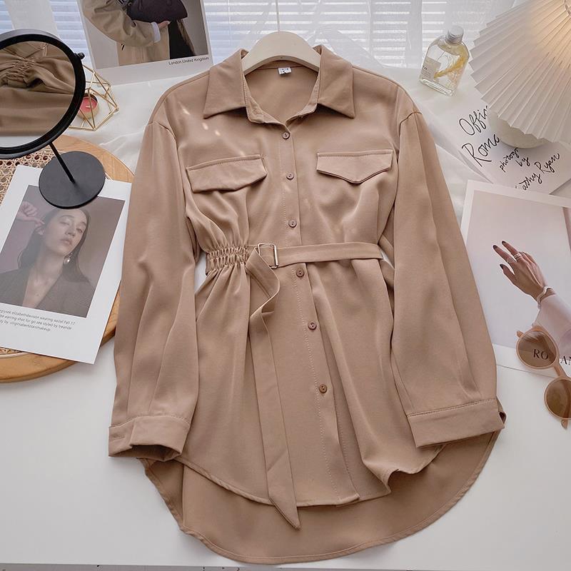 Robe chemise à lacets et motif dentelle
