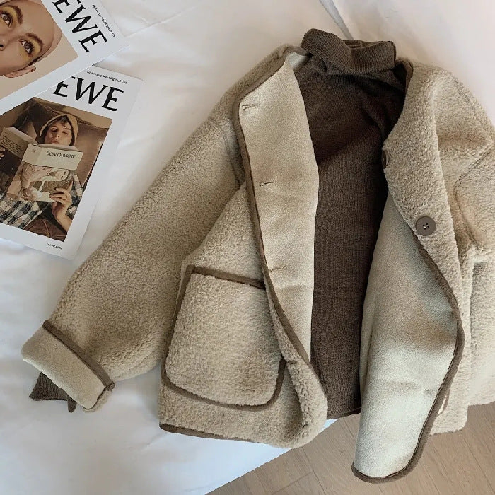 Manteau en laine d'agneau à col rond kaki pour femme