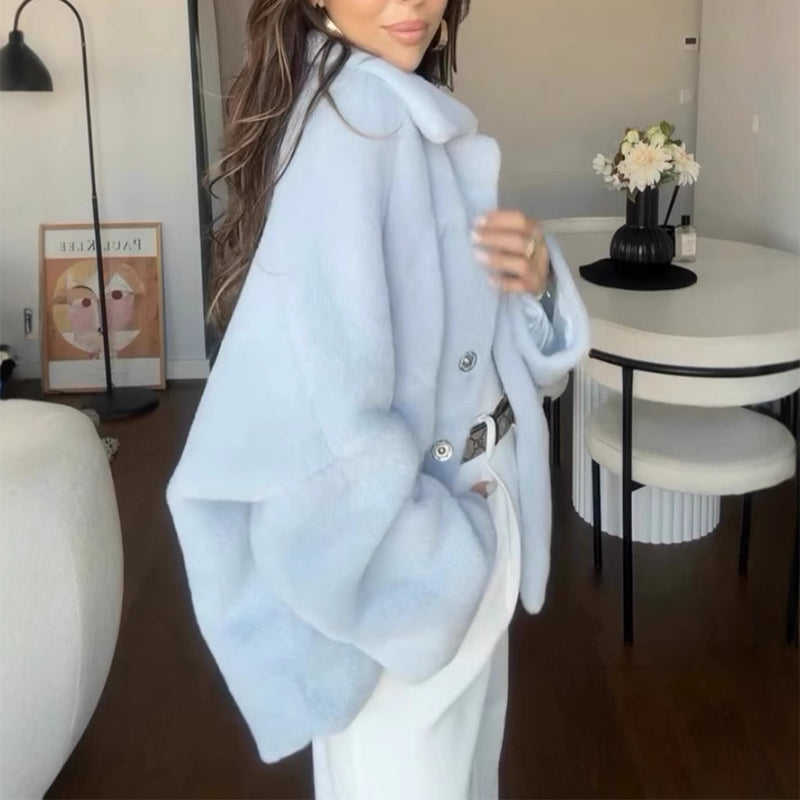 Manteau fourrure à simple boutonnage et revers larges pour les femmes