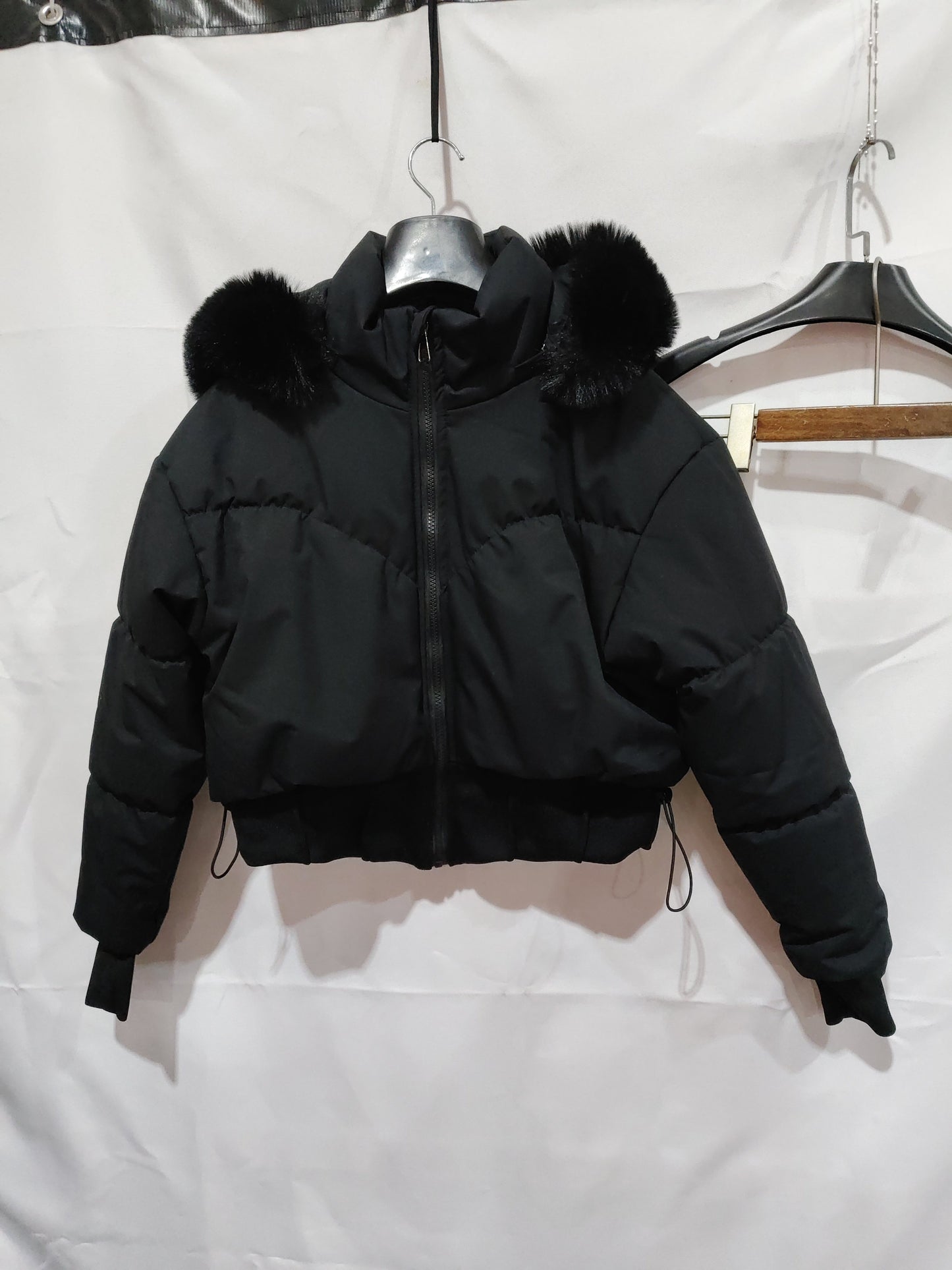 Veste Femme Courte Cintrée à la Taille avec Capuche